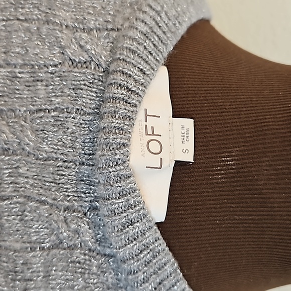 Loft - Size Small - Gray Sweater - Picture 5 of 5